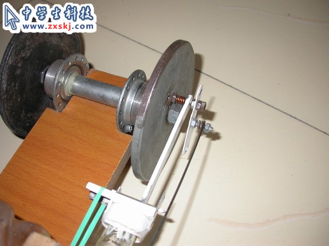 科技小制作-自制壓縮空氣動(dòng)力車