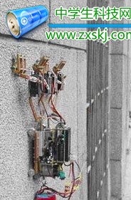 仿貓爪式爬壁機器人